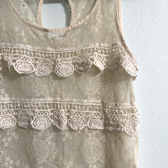 Cozy Casual lace overlay Crochet Cream floral layering tank top Size Large boho - Picture 3 of 4